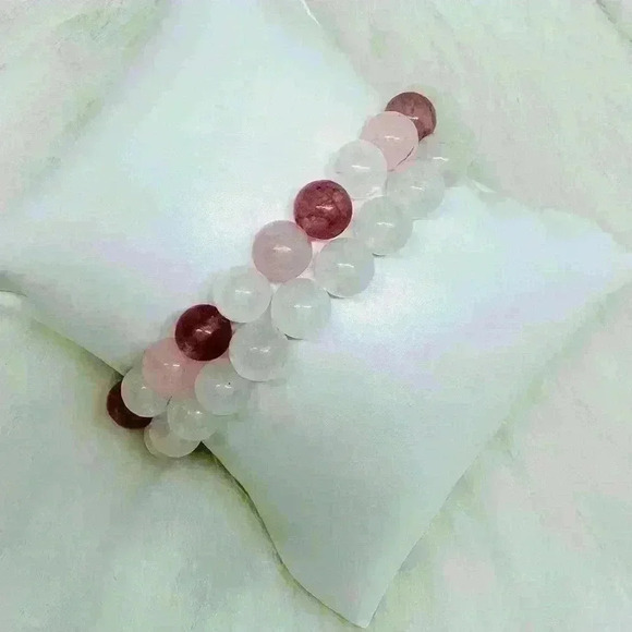 Sakura Berry Stone Beaded Bracelets - Picture 3 of 5